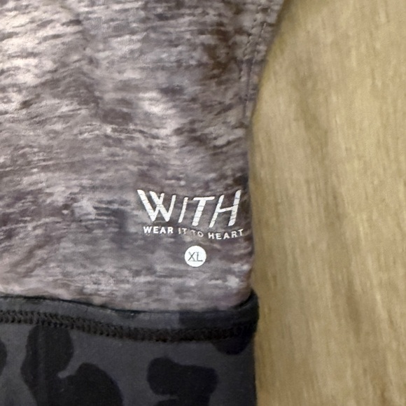 Peloton Non Stop Cheetah High Neck Bra mesh w pink stripes XL - Picture 3 of 4